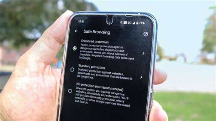 Safe mobile browsing routine and privacy